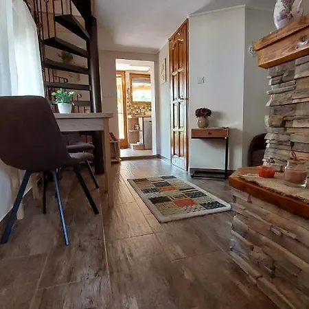 Ujhegy Ferienhaus Gyarmat