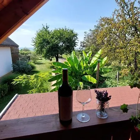 Ferienhaus Ujhegy Gyarmat