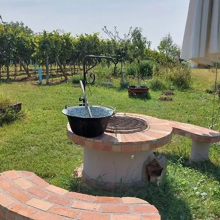 Ujhegy Ferienhaus *